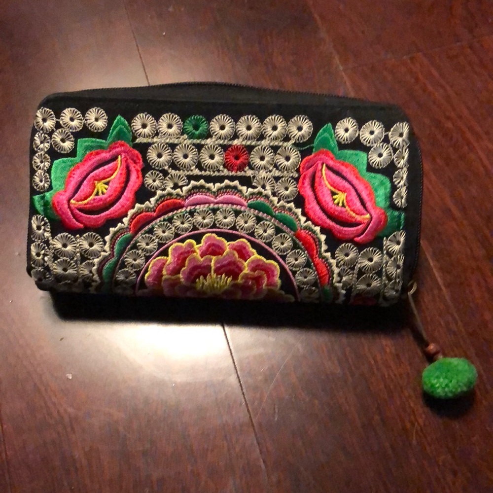 Argentinian embroidered wallet.